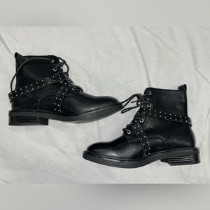 BRAND NEW!!! ❤️ ‘Therapy’ brand stud ankle boots